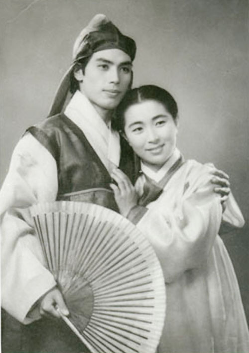 윤일봉 별세, 원로배우 윤일봉, 엄태웅 장인상, 윤혜진 부친상, 한국 고전 영화배우, 대종상 수상 배우, 한국 영화 역사, 한국 멜로드라마 배우, 분당서울대병원 빈소, 한국 영화계 부고