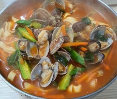 얼큰바지락칼국수