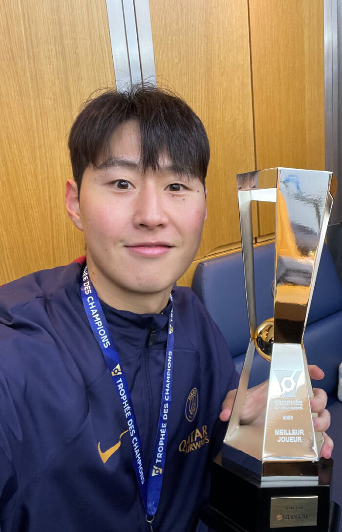 이강인의 5번째 트로피&hellip;프랑스 리그 제패한 PSG의 새로운 도전