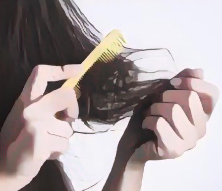 엉킨 머리 빗질하는 이미지