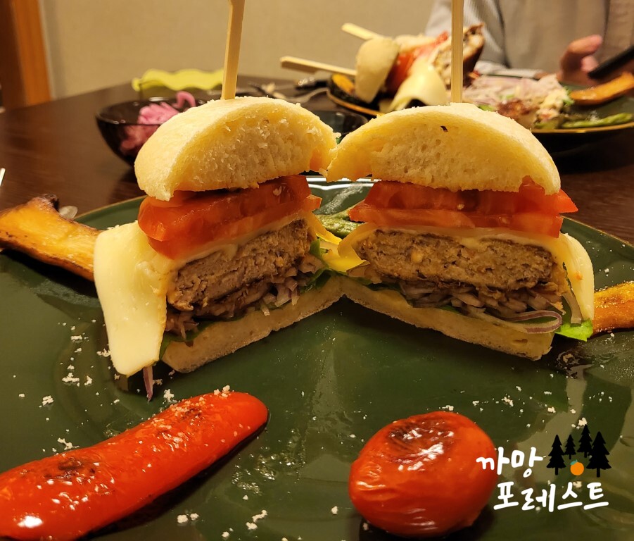 정체불명 햄버거 메뉴