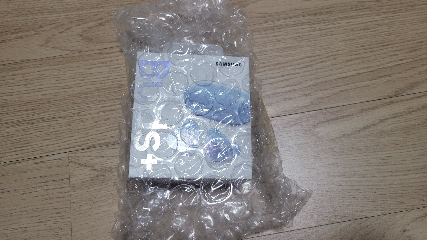 갤럭시 버즈+ 포장_1