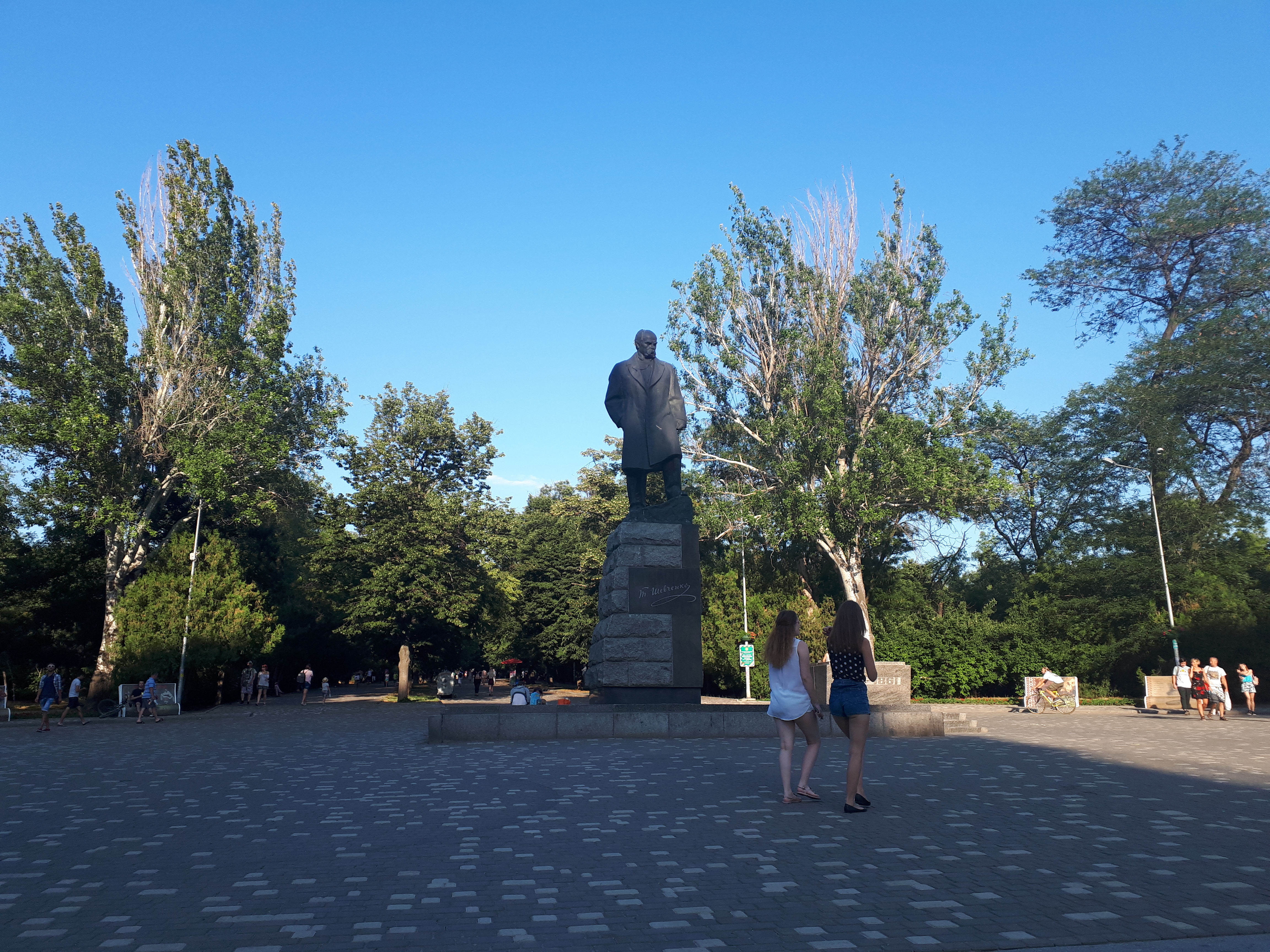 우크라이나 오데사 유명인의 동상