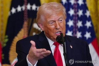 트럼프 안보회의 이란 공격 보류 발표