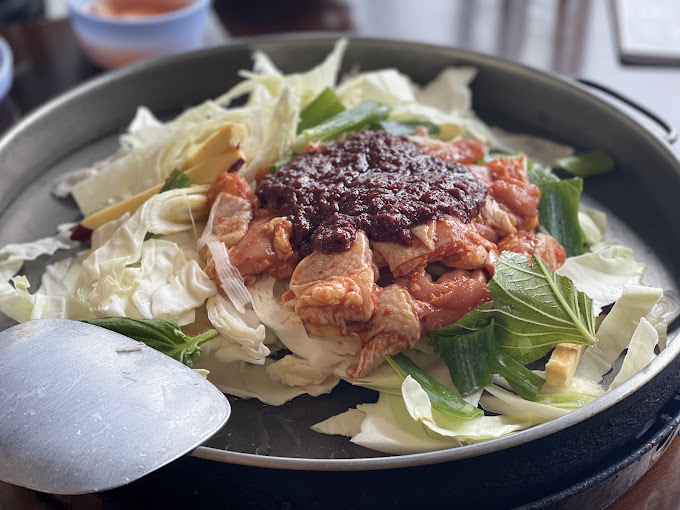 춘천 닭갈비집 '춘천통나무집 닭갈비'