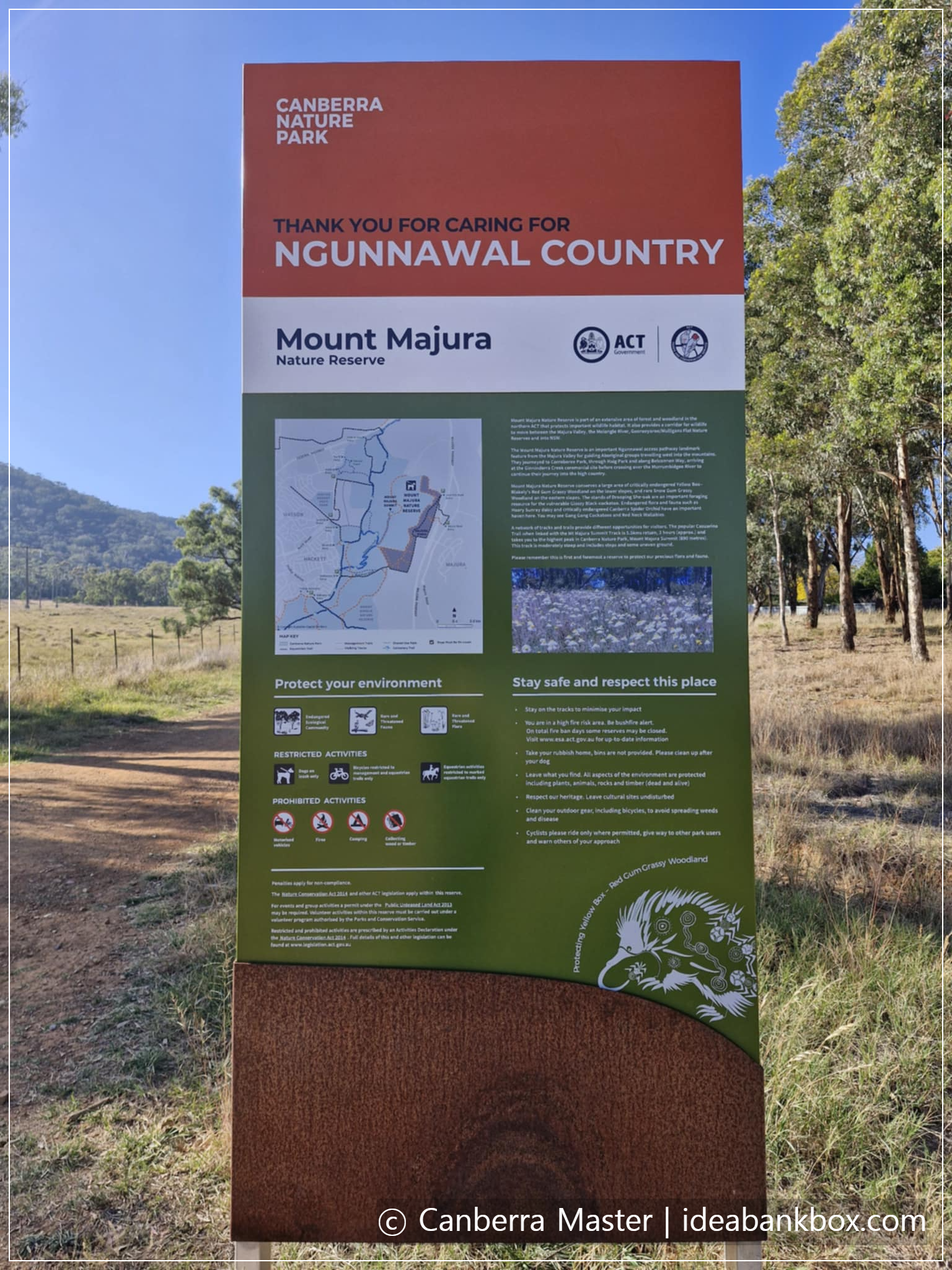 마운트 마주라 트레일 입구 간판