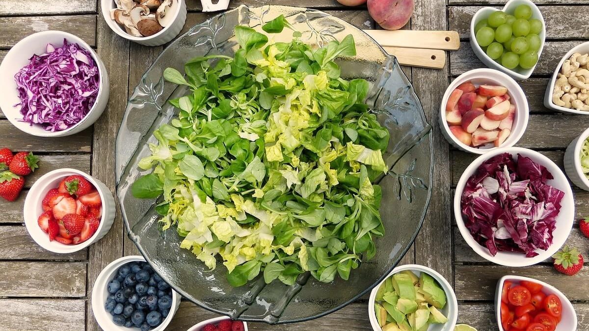 채소 중심의 건강한 식단, 단식을 보완하는 영양 균형 식사