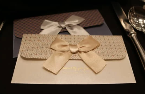 축의금 봉투 쓰는 방법: 예의와 정성을 담아 작성하는 팁