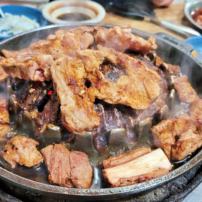 토요일은밥이좋아 토밥좋아 천안 40년 전통 숯불갈비 맛집