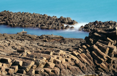 주상절리, 지구가 만든 오각형 예술: 용암이 그린 정교한 기하학의 미학