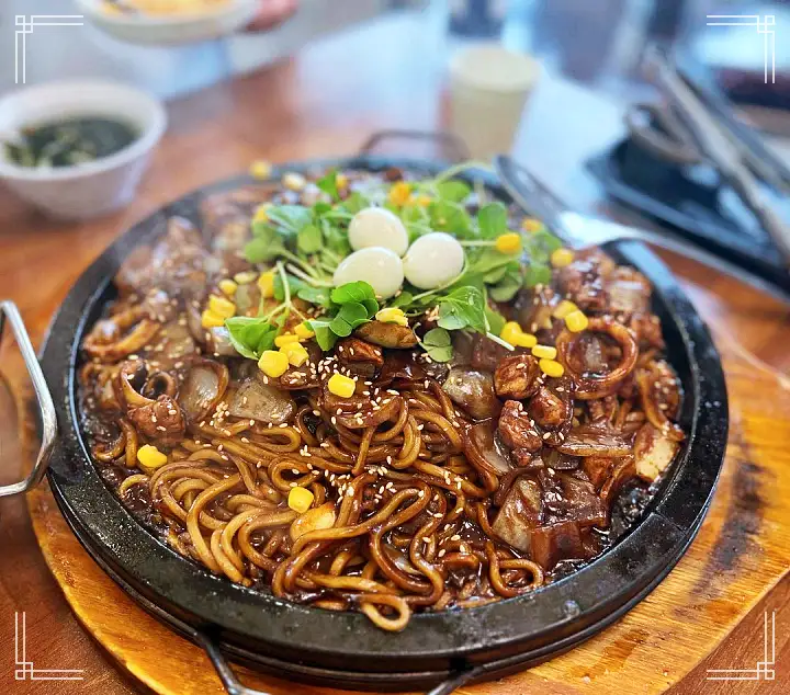 양념게장 돌짜장 돌판짜장 맛집 온천 실내데이트 코스 시몬스 침대 카페 별빛 정원 여행 가볼만한 곳 추천 생방송투데이 이천 떴다 동네방네