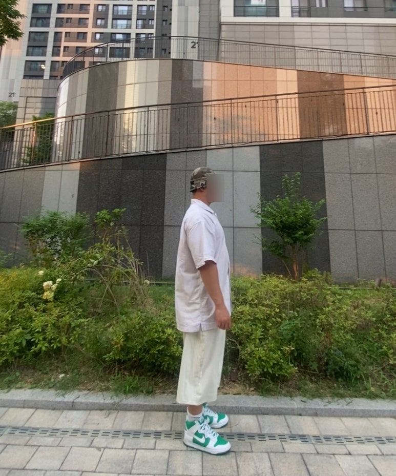 데일리룩('26. 7. 31.)엑스트라오디너리 카모 버킷햇 벙거지, 반스 케슬러 체커보드 우븐 반소매셔츠, 무신사스탠다드 버뮤다 데님팬츠, 나이키양말, 나이키 덩크하이 스타디움그린