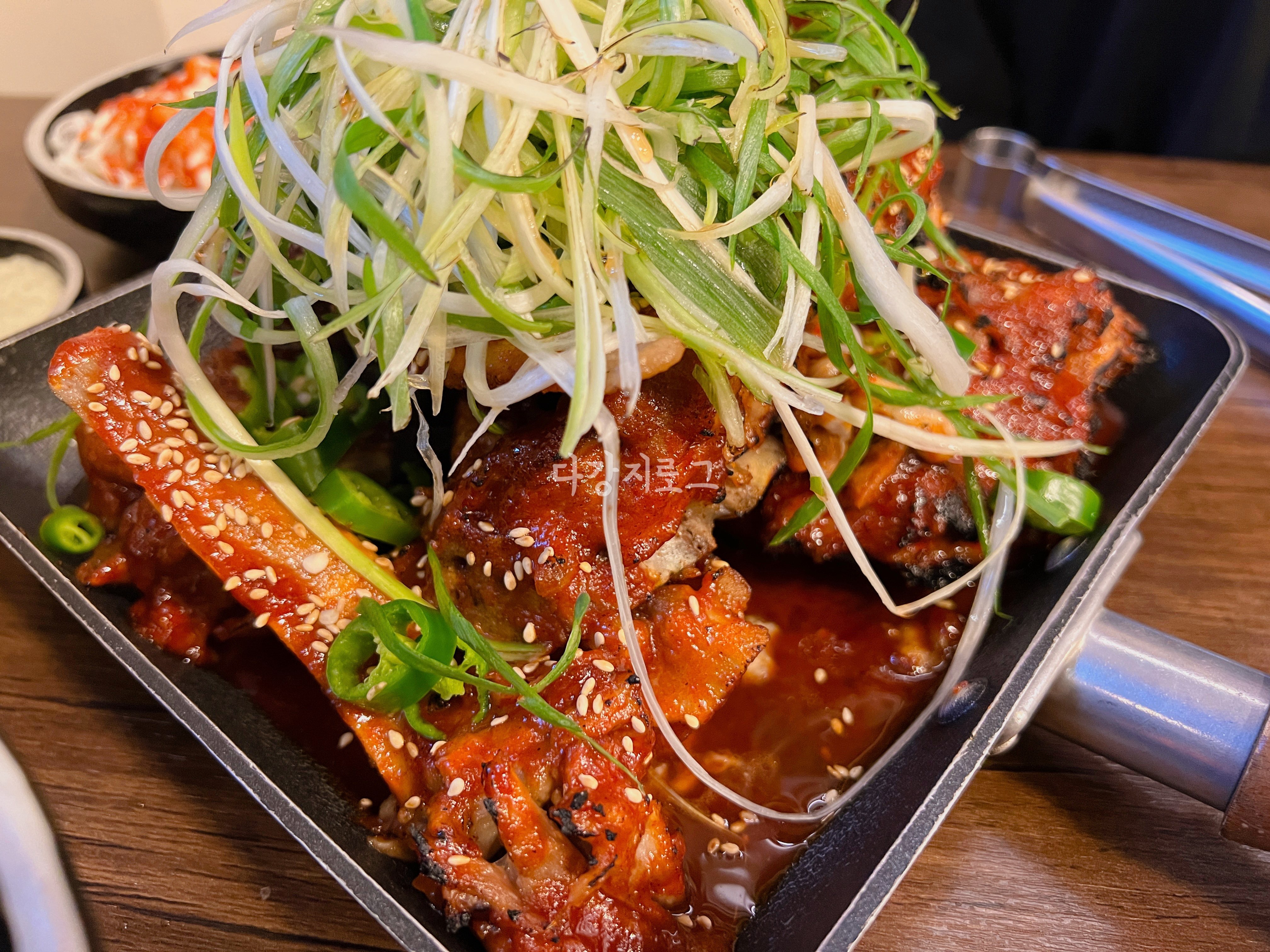 단맛집 숯불뼈구이 뼈칼국수 뼈칼집