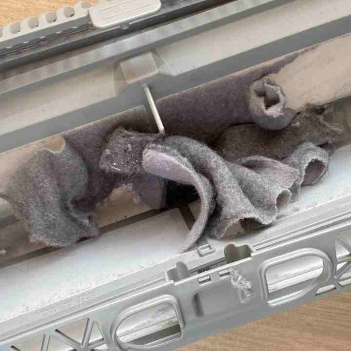 건조-4회-후의-건조기-먼지-거름망