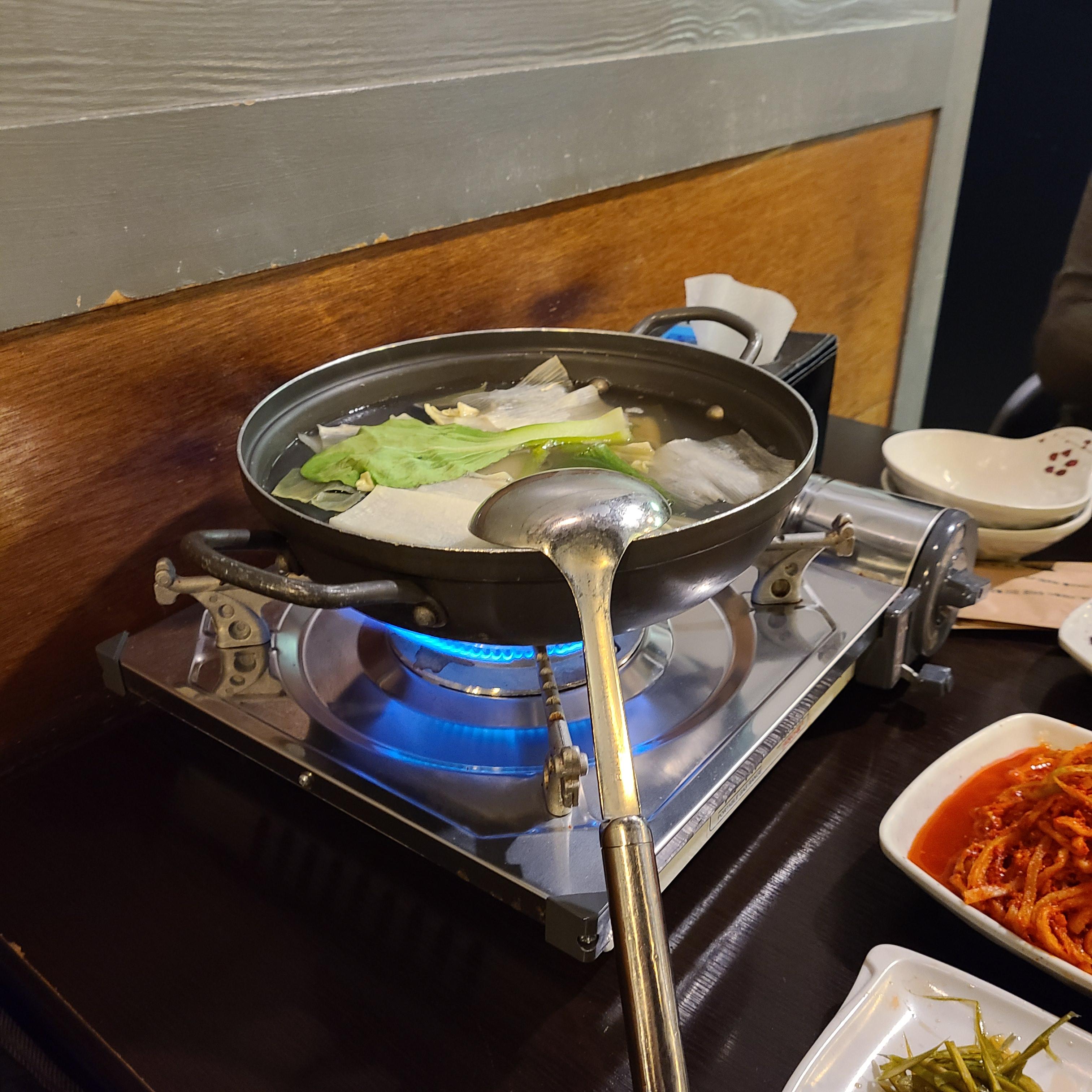 시원한 맛이 일품인 무우 국물 스틸컷