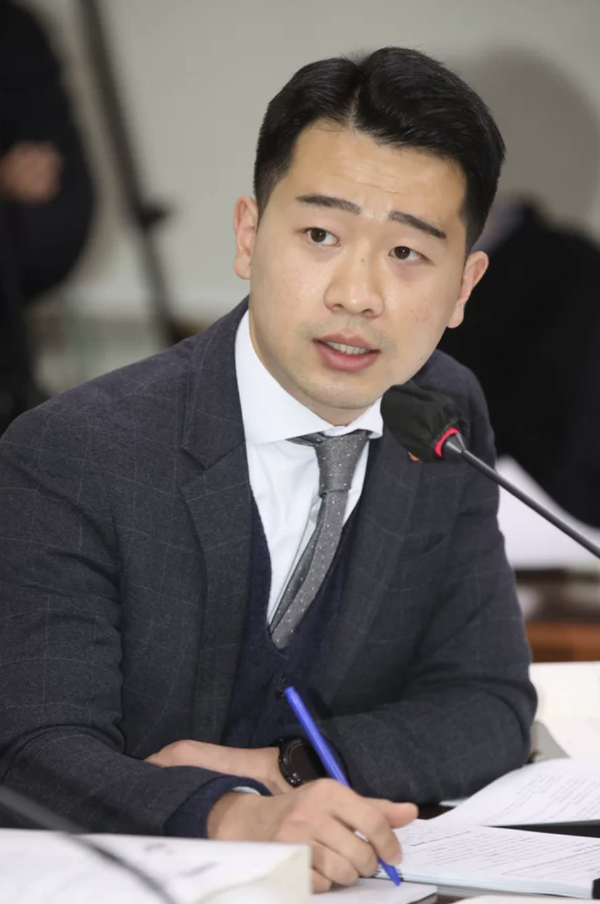 정치인 강경흠