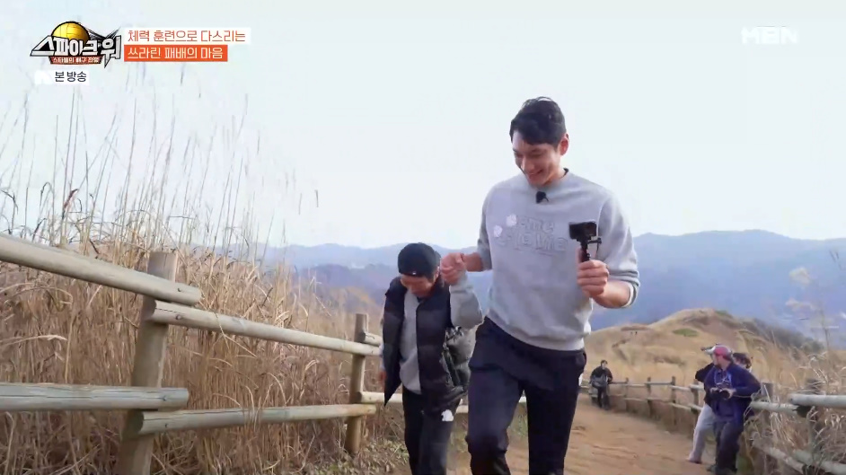 체력이 안돼서 여자라도 이기고 싶어하는 이수근.jpg | 인스티즈