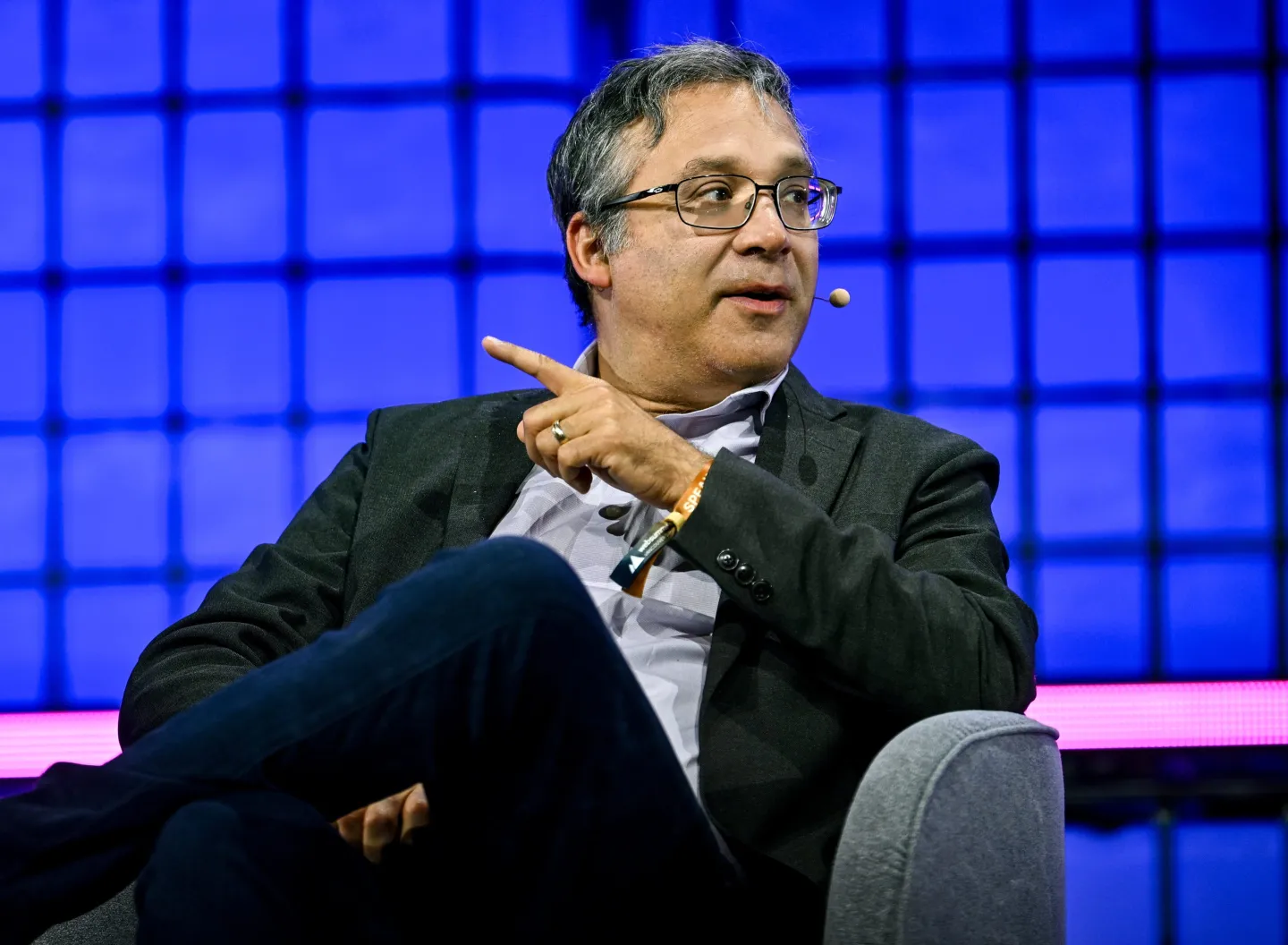 AI 버블 논란 확산: "GPT-5 실망이 현실을 깨웠다"