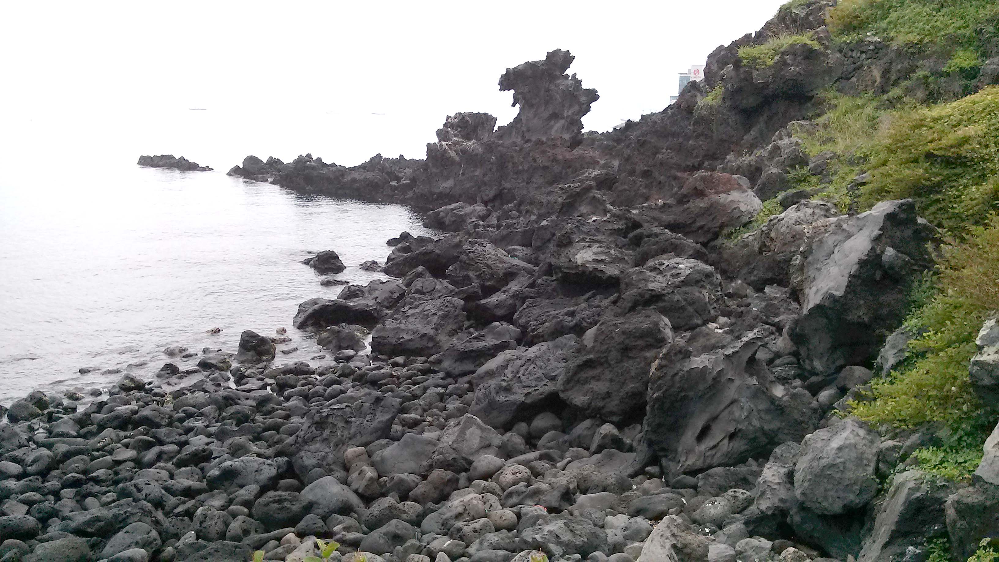 용두암(Yongduam Rock)