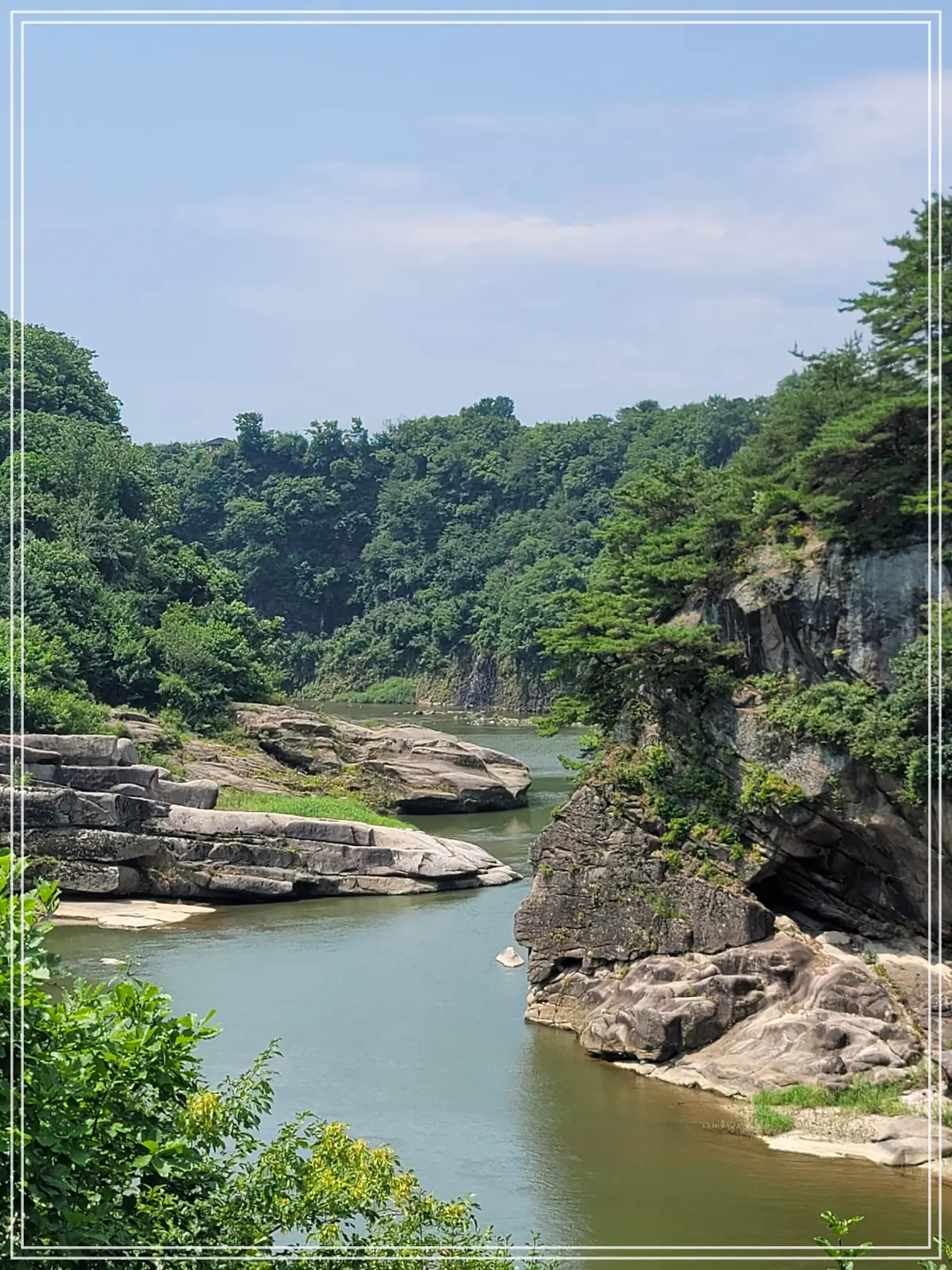 한탄강-주상절리길-샘소쉼터-가기전-협곡바위-확대