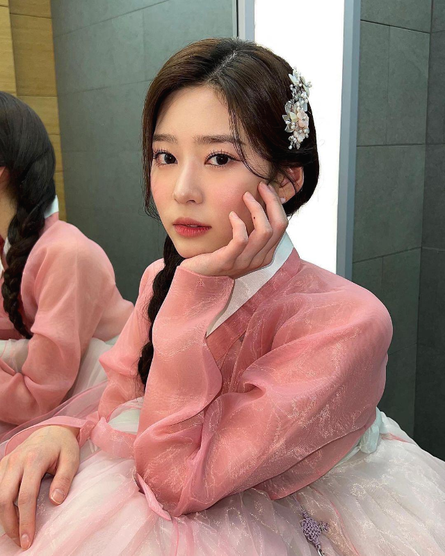 한복 입은 김민주 아씨