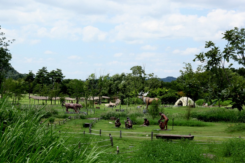 서울근교 갈만한곳 당일치기 여행 - 연천9경 재인폭포&#44; 호로고루&#44; 임진강주상절리&#44; 연천 전곡리유적&#44; 태풍전망대&#44; 전곡선사박물관&#44; 그리팅맨&#44; 숭의전&#44; 차탄천주상절리