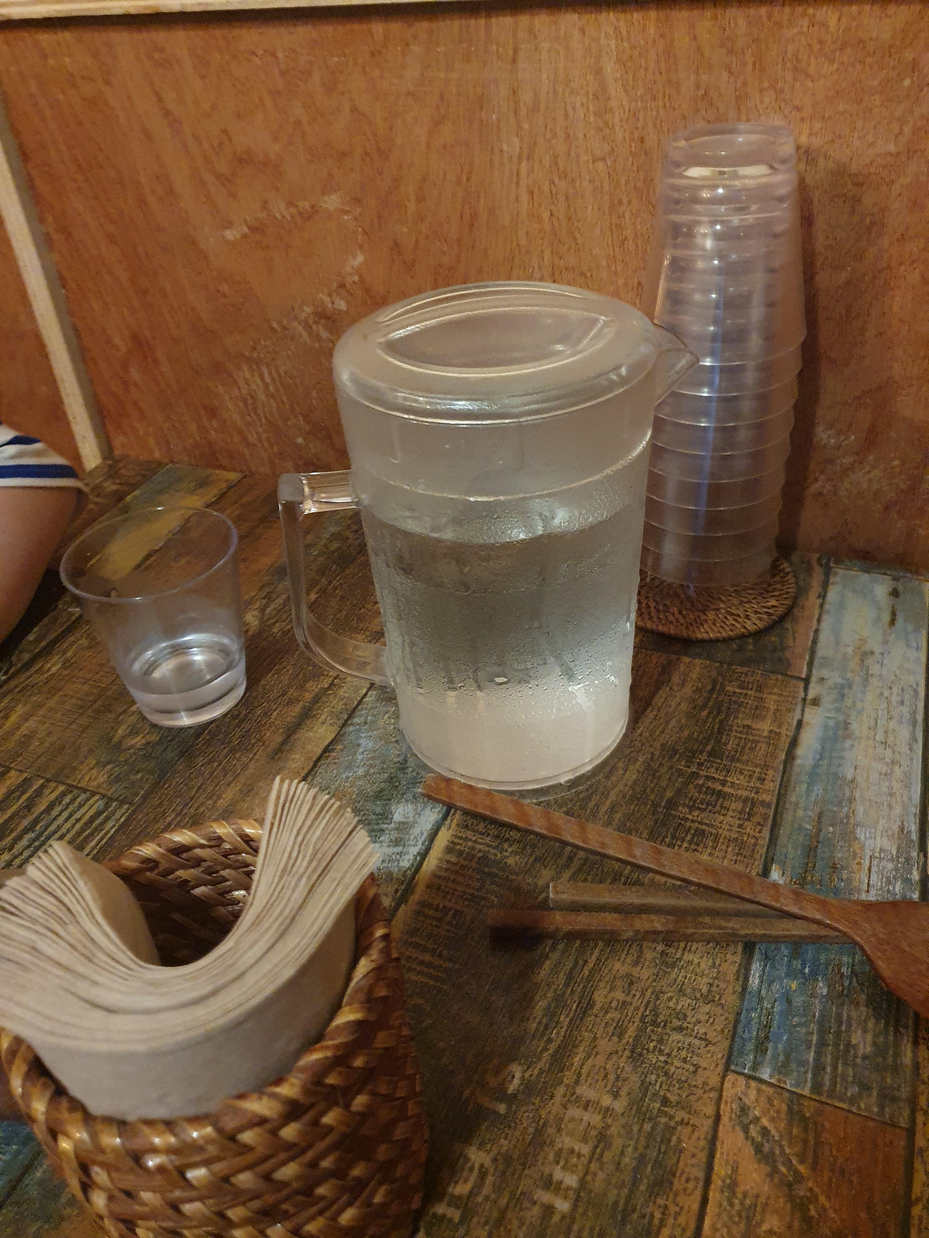 대전 갈마동 맛집 밥한톨 시원한 냉수 세팅 완료!