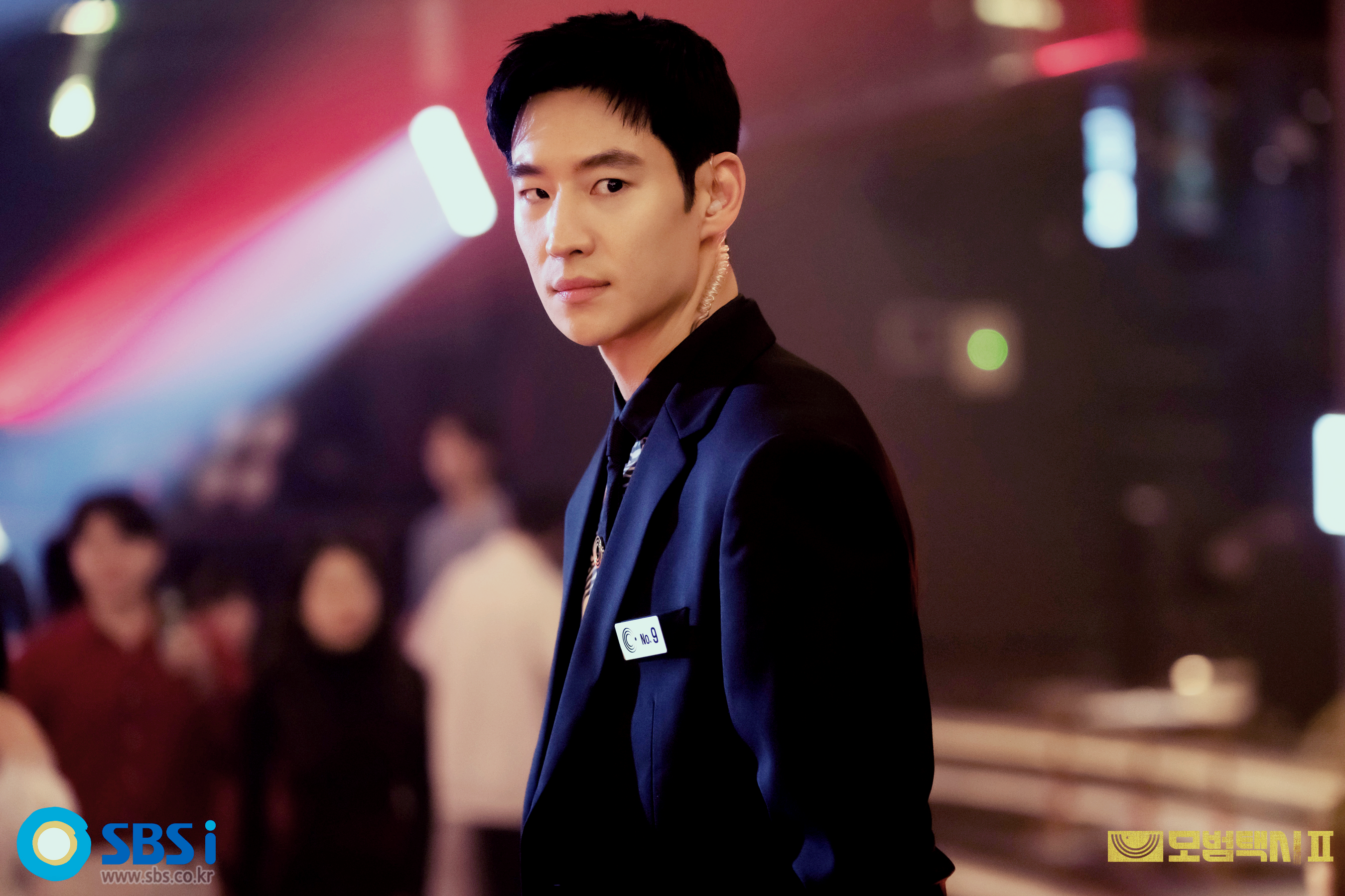 모범택시2 블랙썬에 가드로 위장잠입한 김도기기사