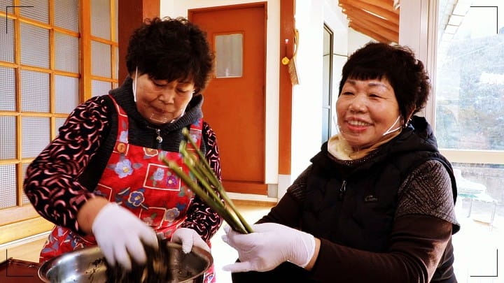한국인의 밥상 바지락 산파래 구이 요리 준비