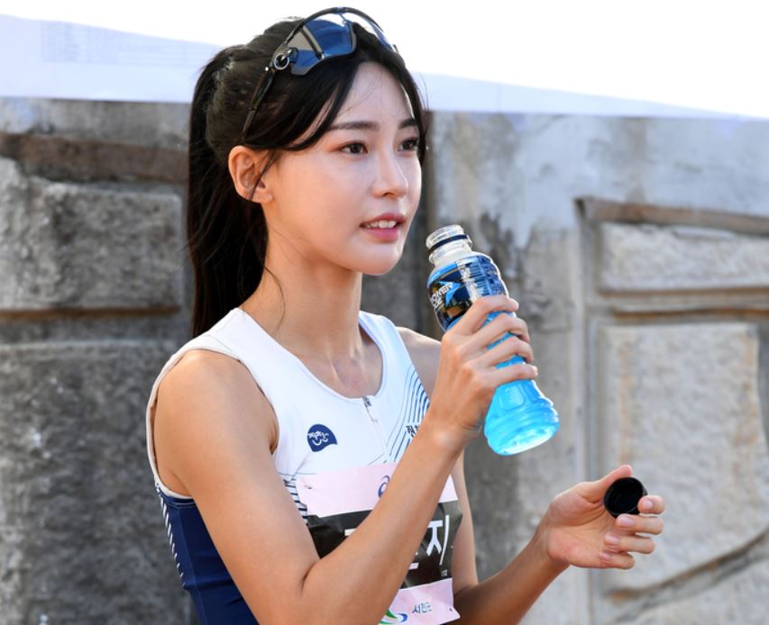 김민지 육상선수 나이 학력 키몸무게 mbti 종목 솔로지옥 송승일 최커 달리기 여신 카리나 문별 닮은꼴