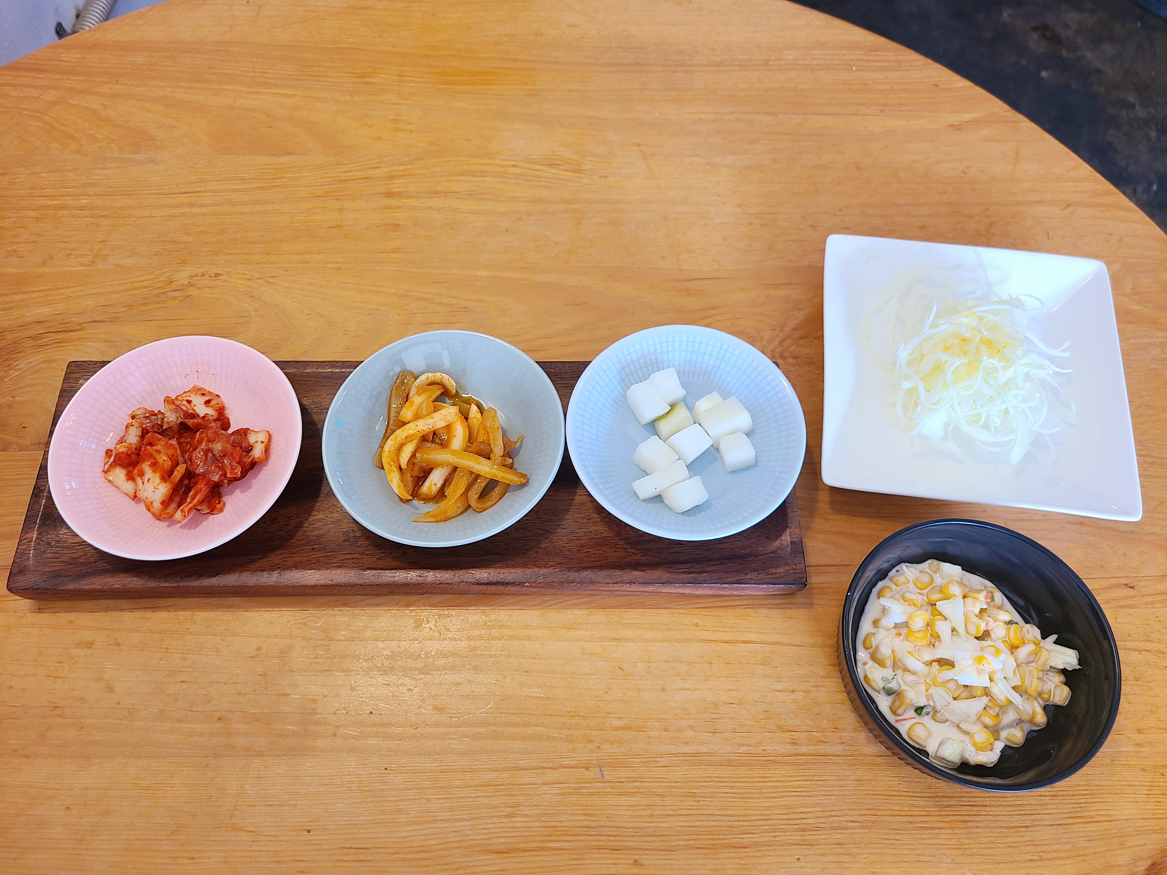 진리식당 기본찬 사진