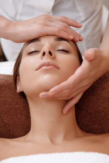 브이라인 만들기, 윤곽주사 vs 필러 뭐가 더 나을까?