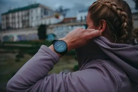 Suunto 9 Baro 착용 광고