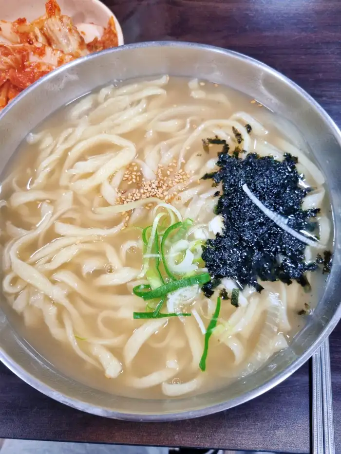 생방송 투데이 수원 남문시장 손칼국수 잔치국수 칼제비 수제비 맛집