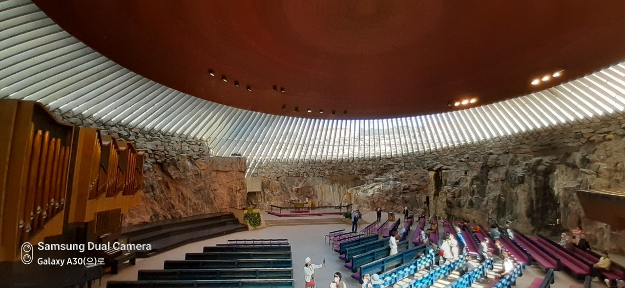 템펠리아우키오 교회 (Rock Church)