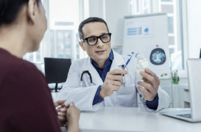 실시간 LC-MS/MS 기반 Bedside 모니터링 기술 현황과 제약사 도입 전략