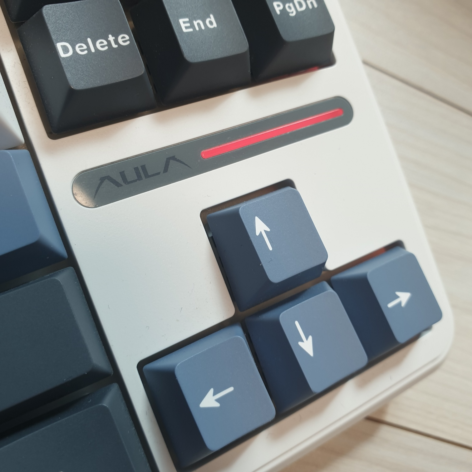 RGB-불이-켜져있는-사진