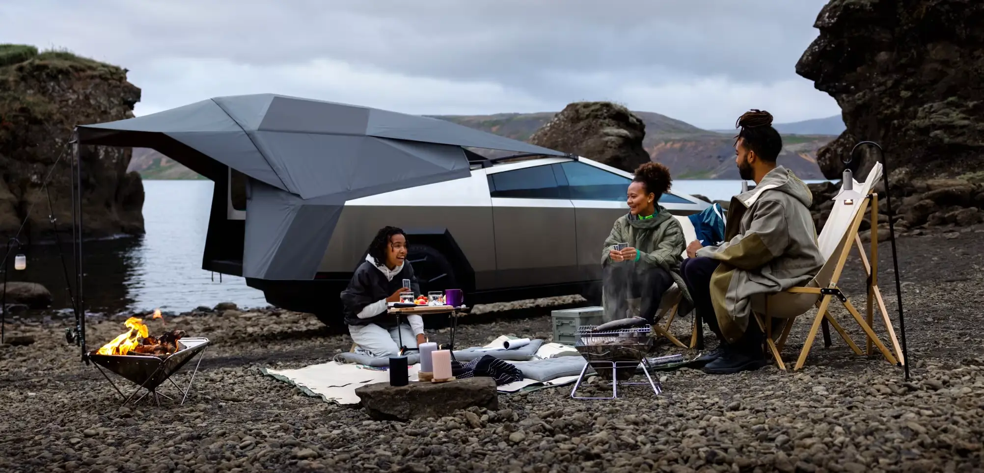 Cybertruck-Keep-the-Adventure-Going-Carousel-Slide-2-Basecamp-Desktop