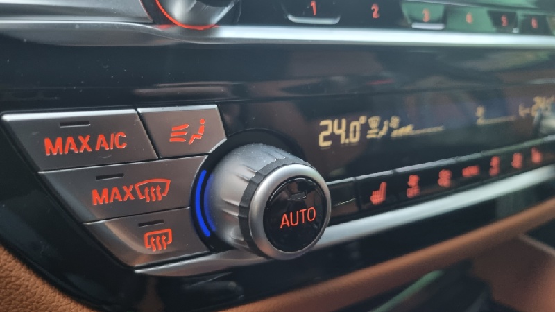 자동차-에어컨-냄새-원인