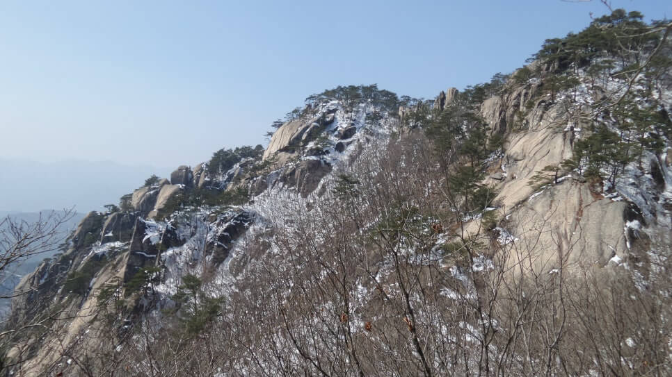 100대 명산 등산하기 문경 대야산 기암능선이 살아 숨 쉬는 중부 내륙의 명산 탐험기