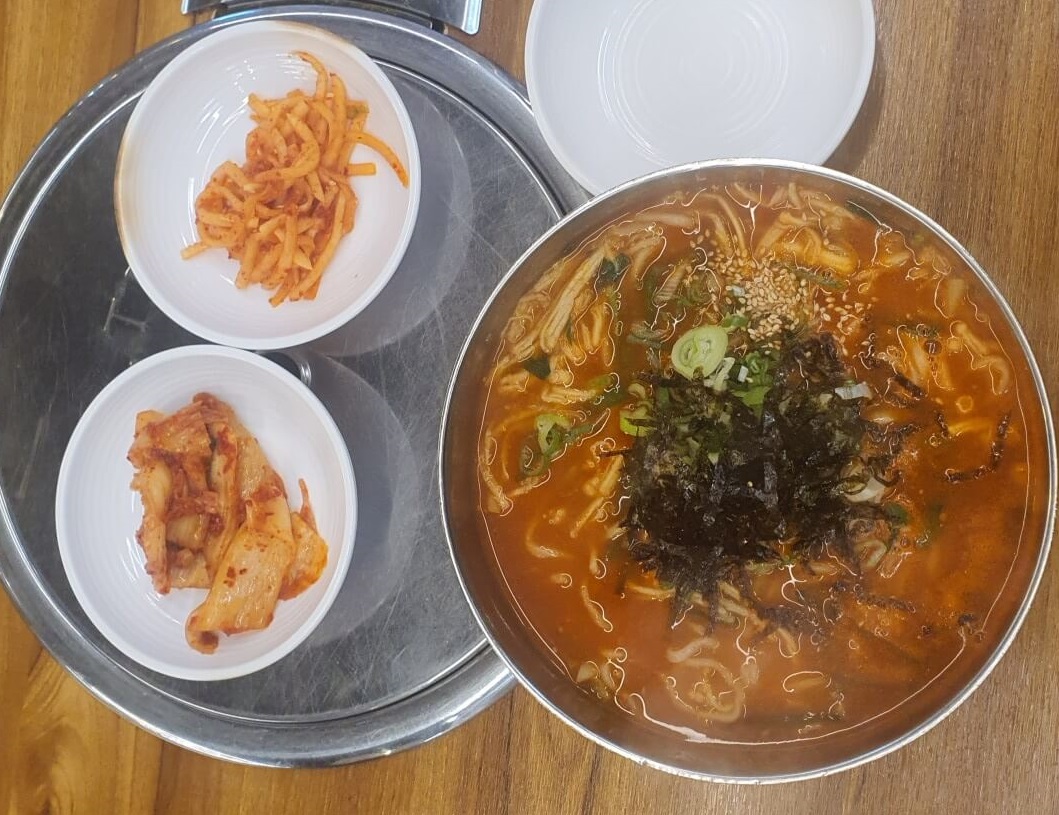 생생정보 2311회 오늘 또 방문 스타 밥집 가수 원미연 추천 맛집 경기도 고양시 일산 미몽만두전골 장칼국수 