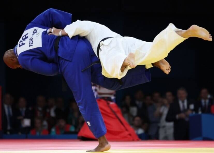 상대 기술에 넘어가는 김민종