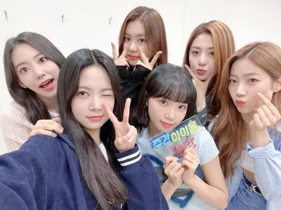 르세라핌-단체-셀카-2