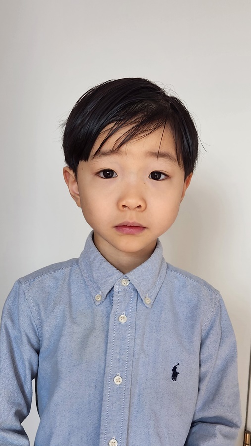 포토샵으로 보정하기 이전 쿠웅이 정면사진
