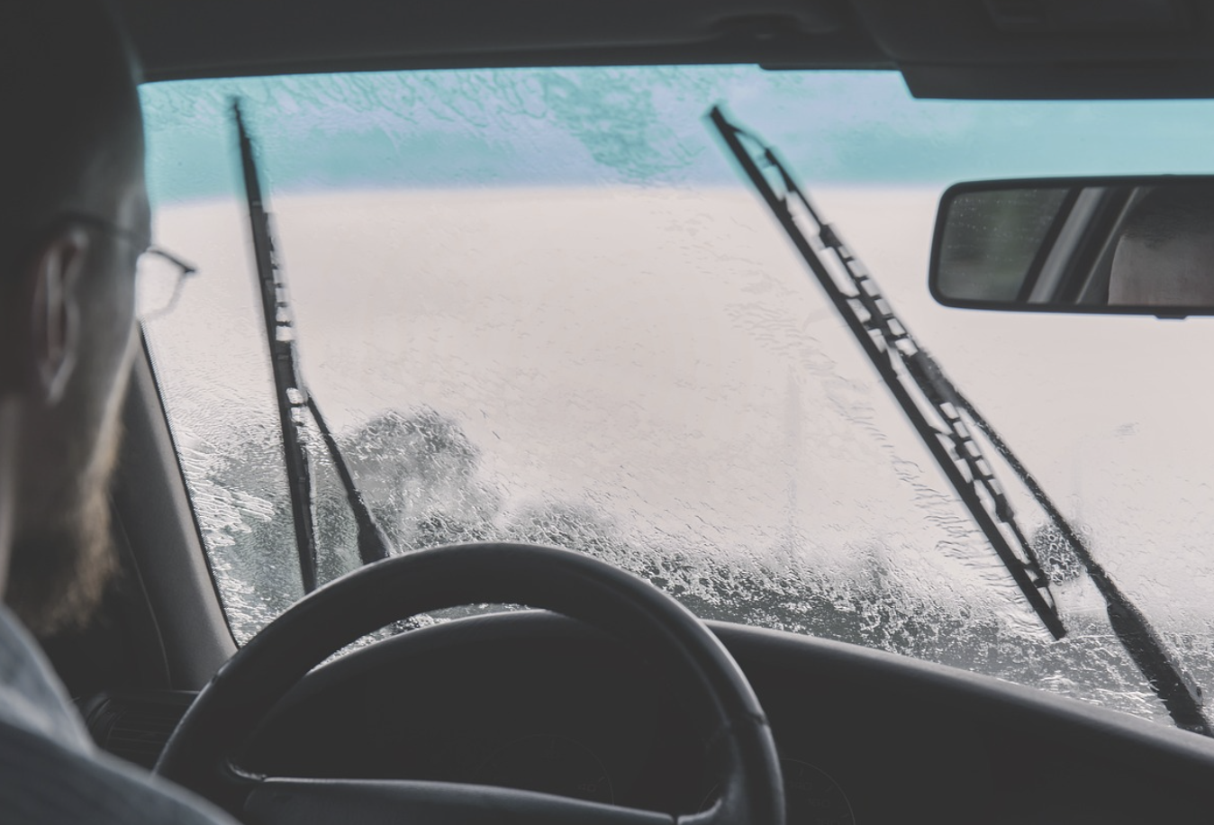 겨울철 자동차 와이퍼 점검