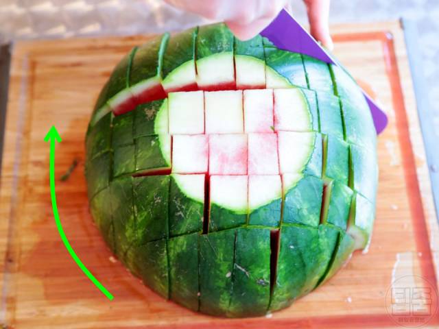 수박 먹기좋게 자르는법 한입크기