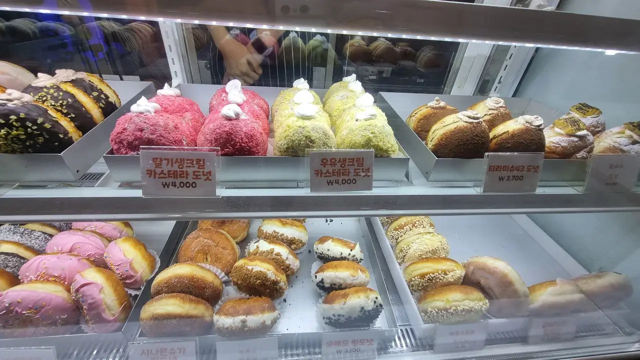 여러종류의 도넛