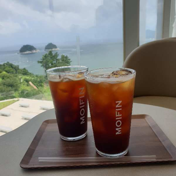여수 카페 투어: 뷰카페 모이핀 오션(MOIFIN OCEAN) 소개_주문한 아이스커피