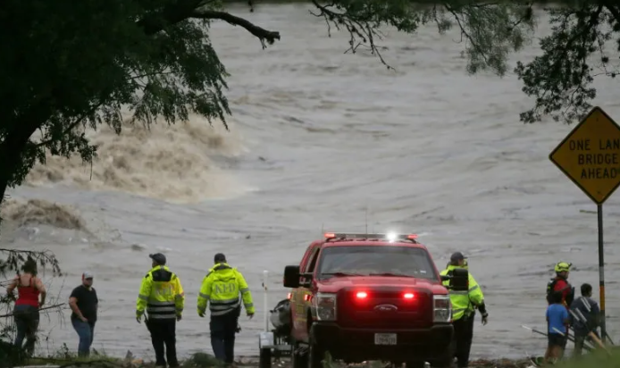 텍사스폭우 지역 커카운티 홍수 사망 피해 원인 트럼프 예산 삭감 논란 미국 상황 정리2