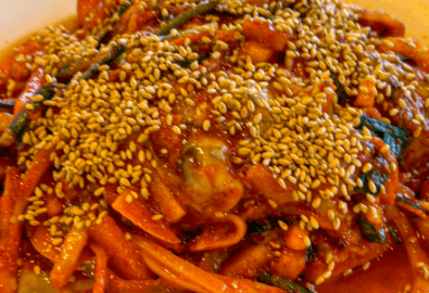 굴 무침 담긴 사진